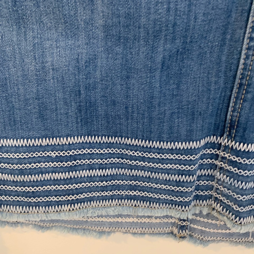 Denim skirt with stitching detail at the bottoms. Size 20W - Picture 2 of 5